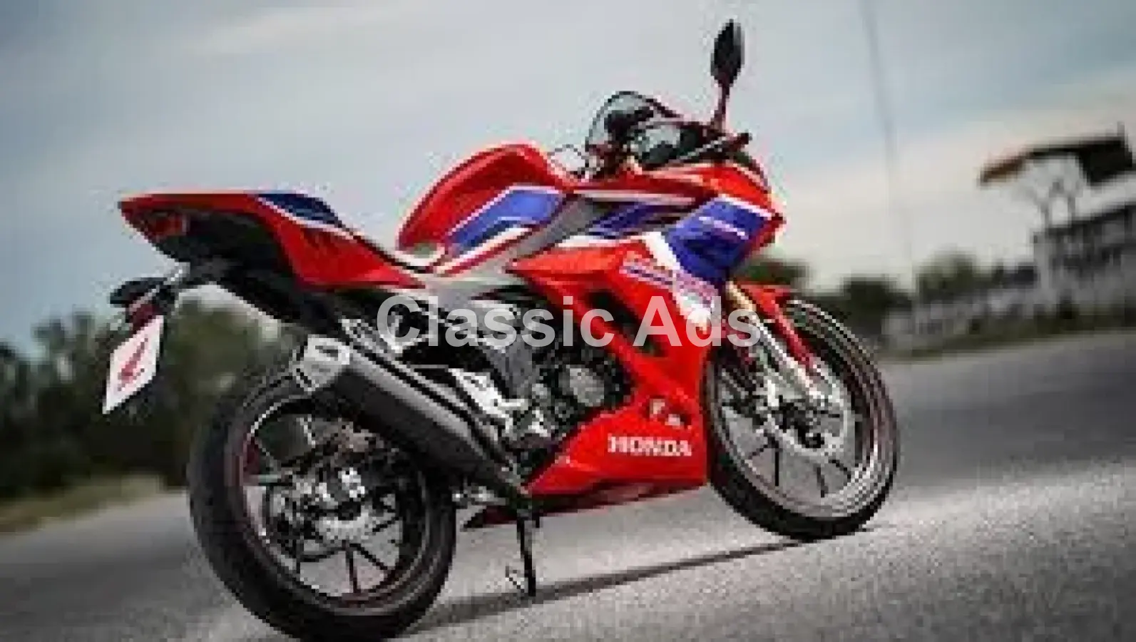 Honda CBR 150R 2022 - Image 2