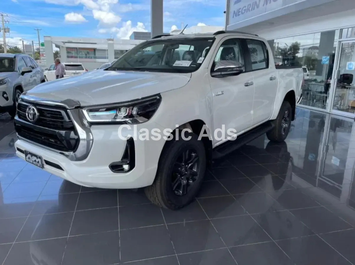 Toyota Hilux 2021 - Image 2