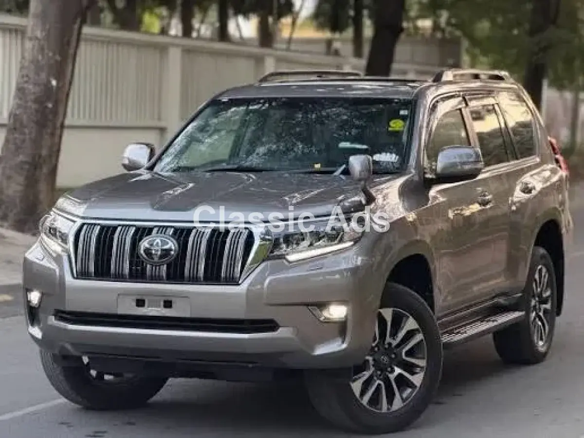 Toyota Land Cruiser Prado 2022 - Image 4